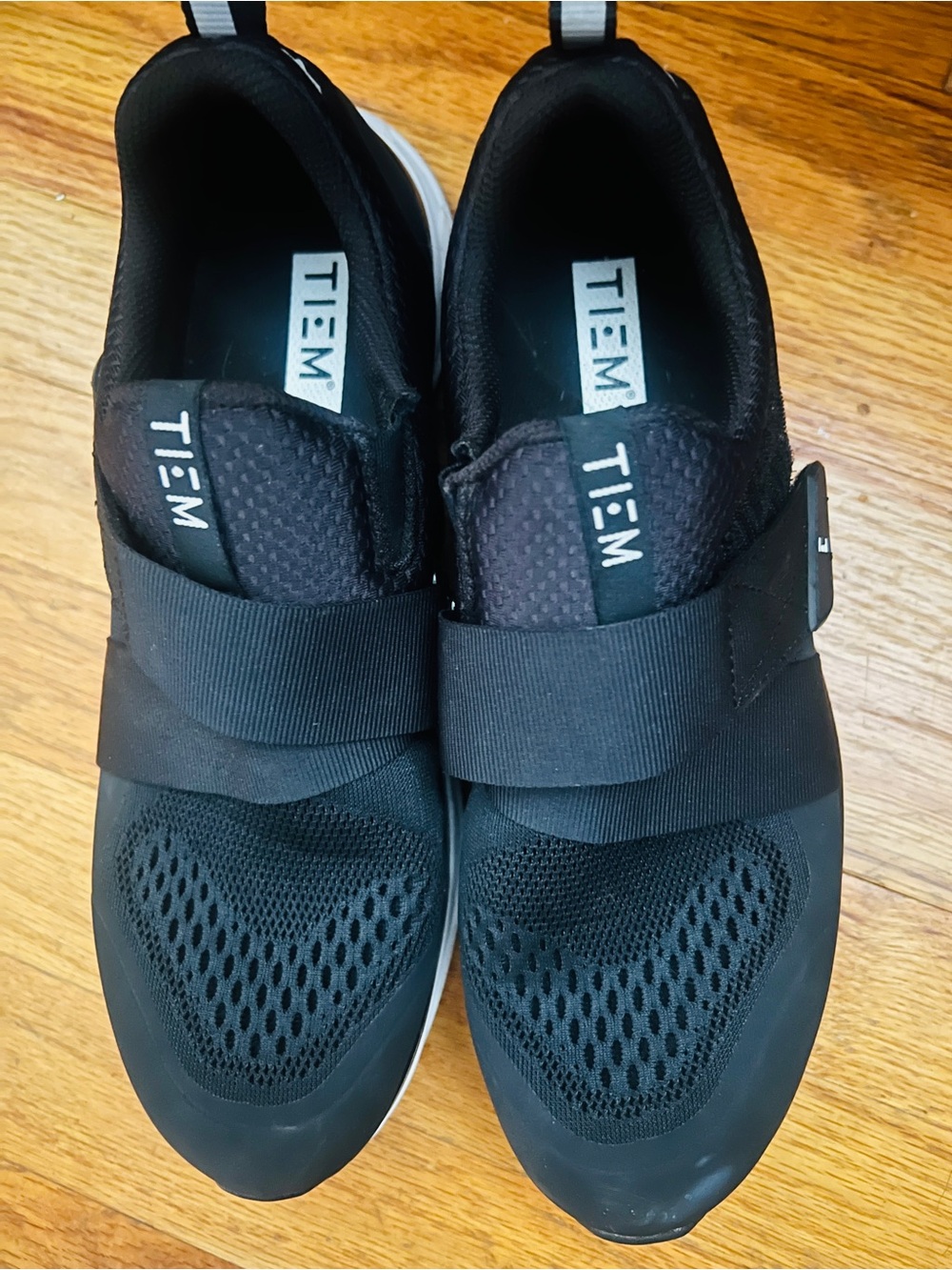 Athletic Slip-On Sneakers unisex